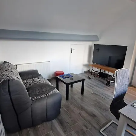 Maisonnette Atypique, Proche Et Commerces Nyaraló